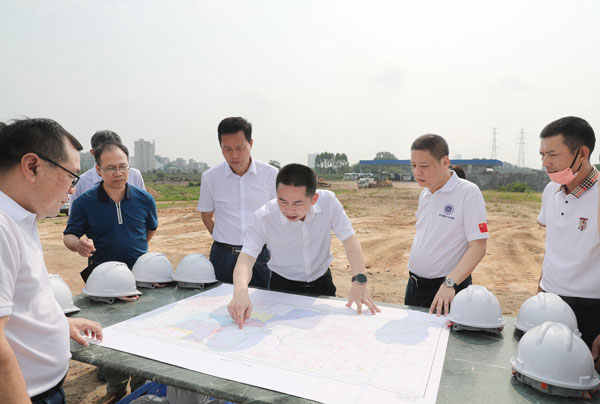 市长柯俊等领导到我院现场调研助力升本