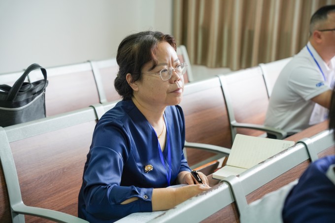 校领导带队深入课堂听课 精准指导教学提质增效