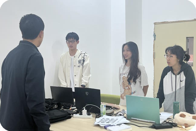 与吴学敏、董逍遥、蔡紫钰团队交流